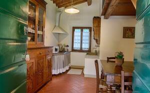 holiday aparment with private swimming pool in Liguria, Italy. 6