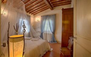 holiday apartment with a private swimming pool in Liguria, Italy. 7