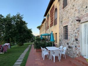 Holiday apartments with private swimming pool near Pisa, Italy by www.payatarrival.com 6